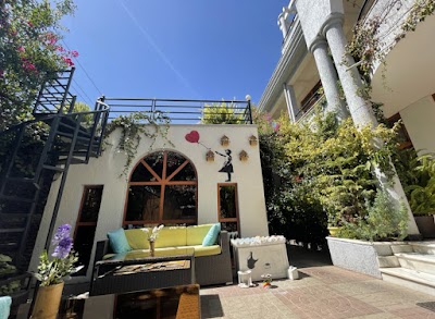 Inn of the Four Sisters