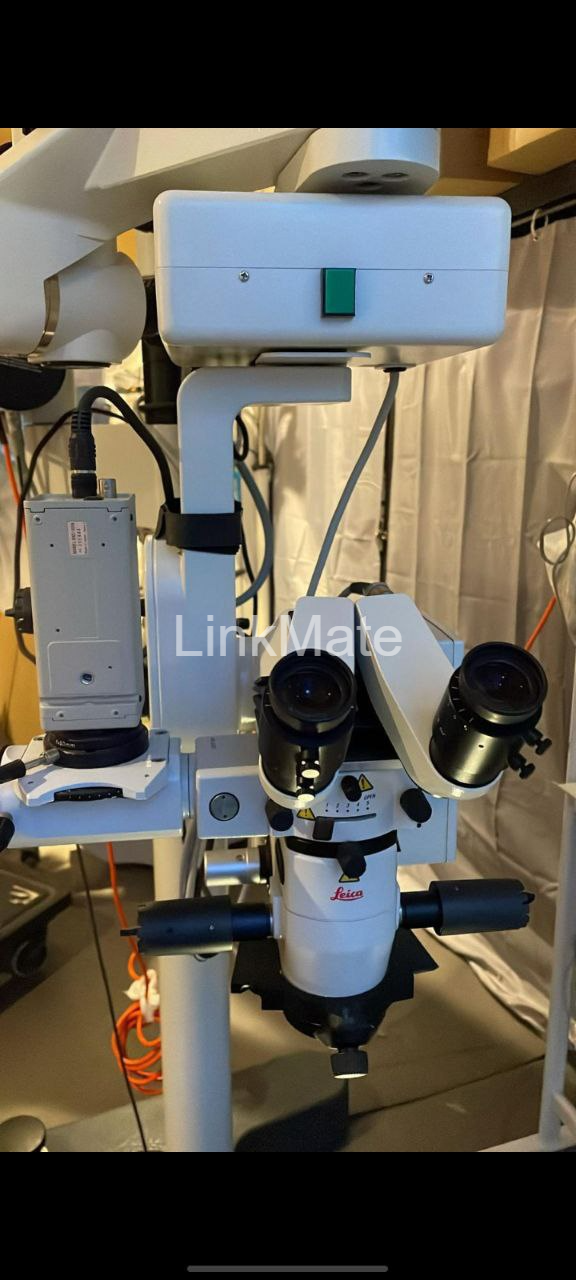 Leica M841 surgical microscope