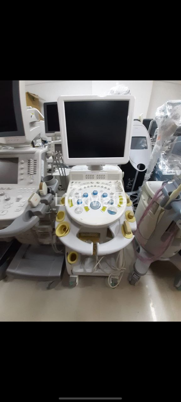 Hitachi HI VISION Avius ultrasound machine