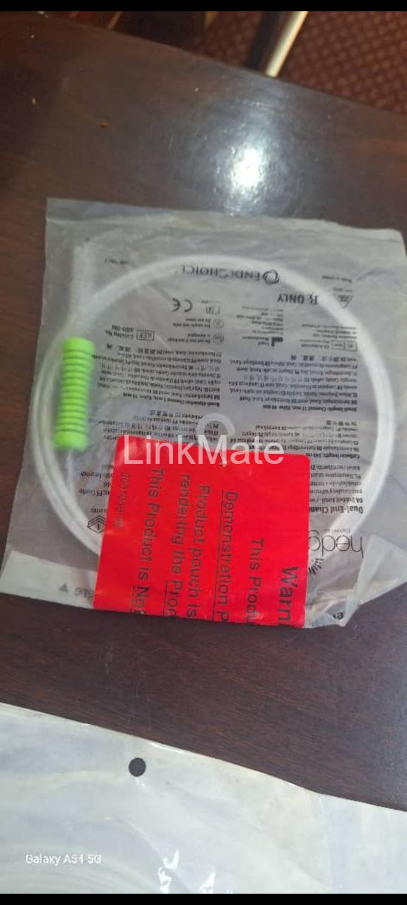 Endoscope cleaning brush