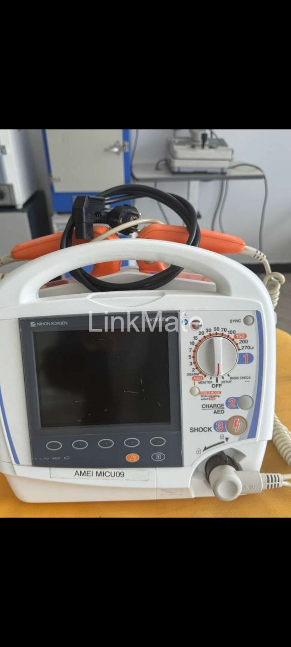 Nihon Kohden Cardiolife defibrillator