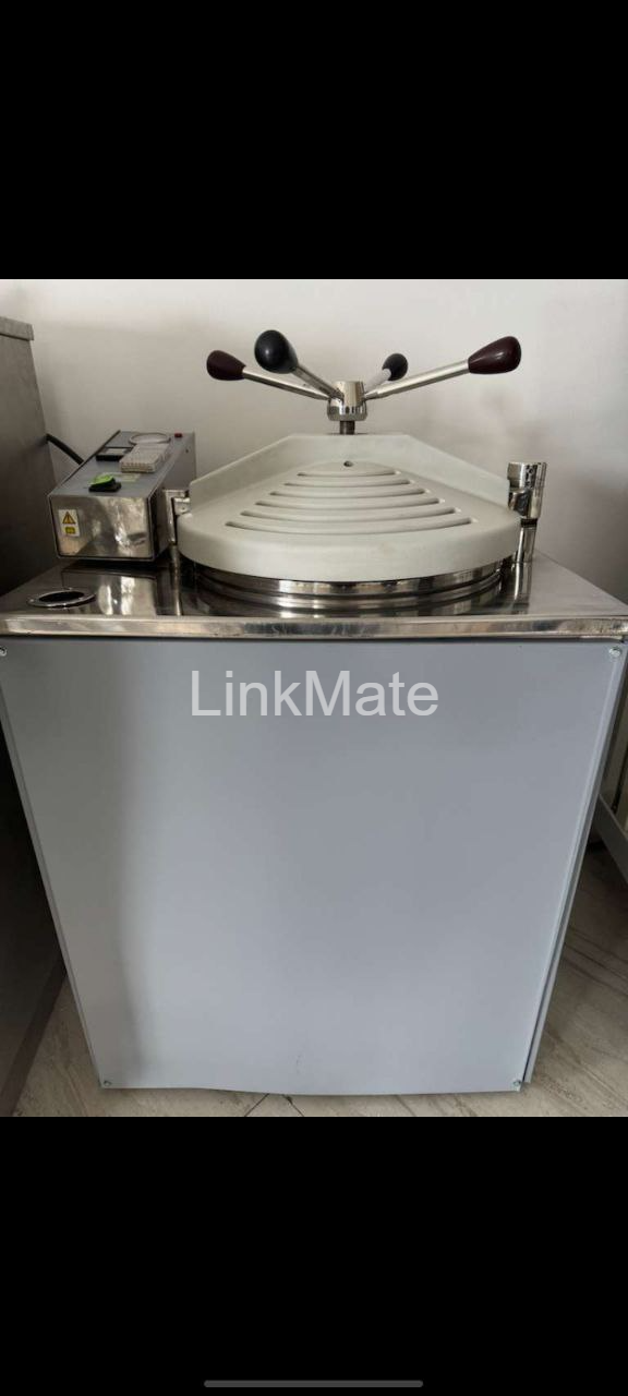  Autoclave or Steam Sterilizer